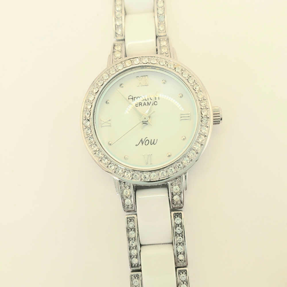 Armitron ladies two tone dress watch Wristwatch NEEDS BATTERY. NIB